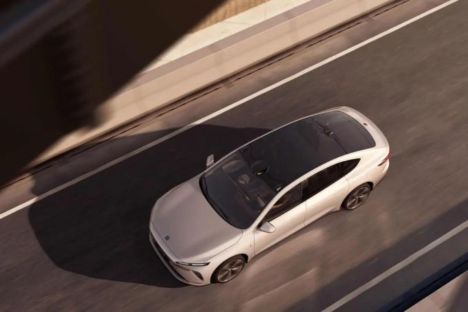 Nio Et7 4 Pintu dan 5 Kursi Mobil Energi Baru 1