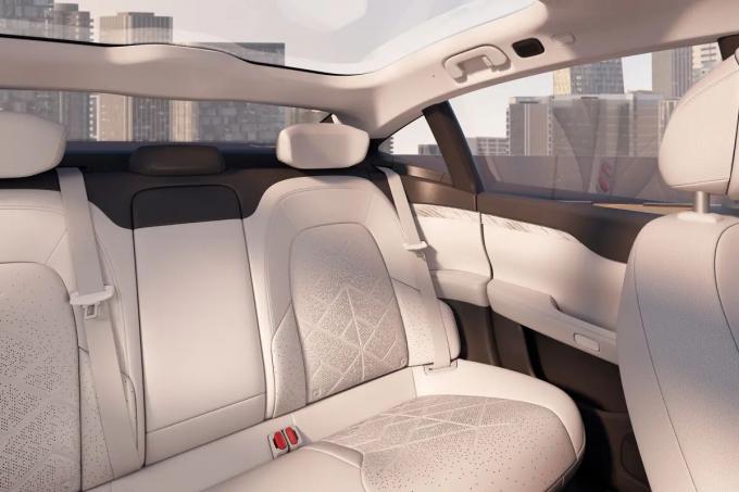 Nio Et7 4 Pintu dan 5 Kursi Mobil Energi Baru 5